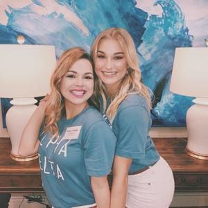 Meet your Posher, Abby